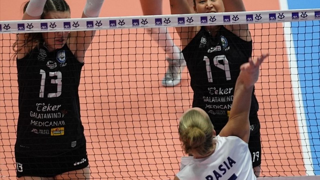 Nilüfer Belediyesi Eker, AXA Sigorta Kupa Voley'de Aydın'ı Geçti