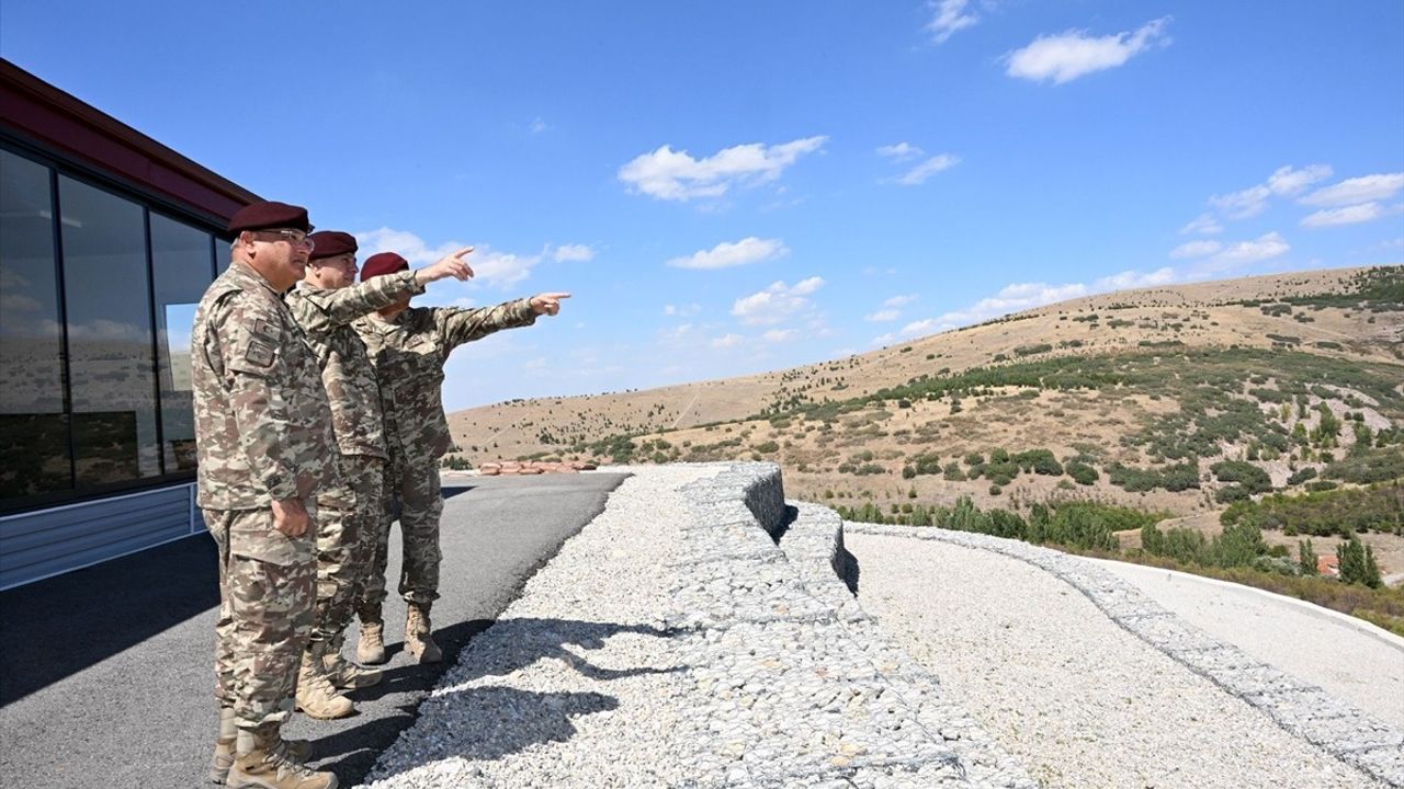 Orgeneral Metin Gürak Özel Kuvvetler İhtisas Kursu'nun Açılışına Katıldı
