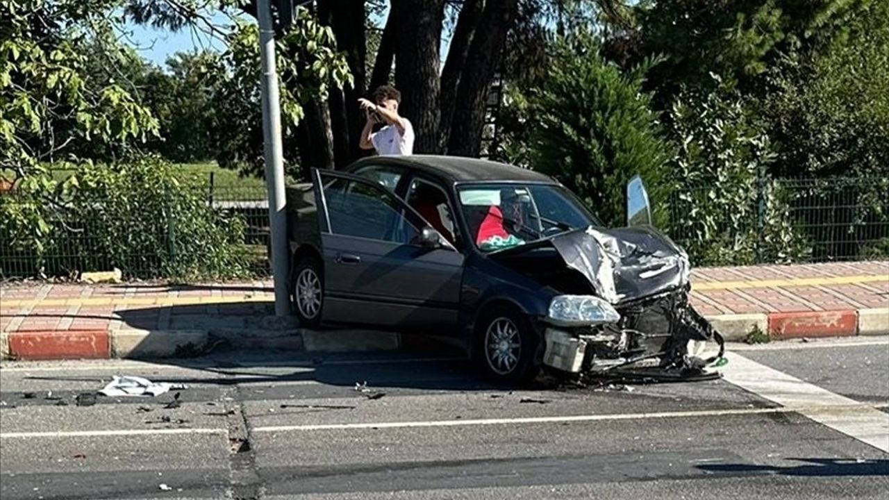 Samsun'da Üç Araçlı Trafik Kazası: 5 Yaralı