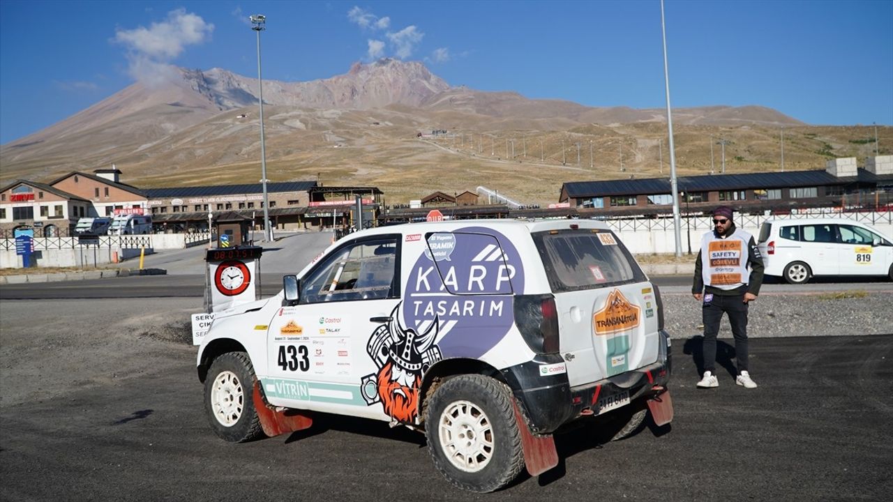 TransAnatolia Rally Raid Yarışçıları Erciyes'te Kamp Kurdu