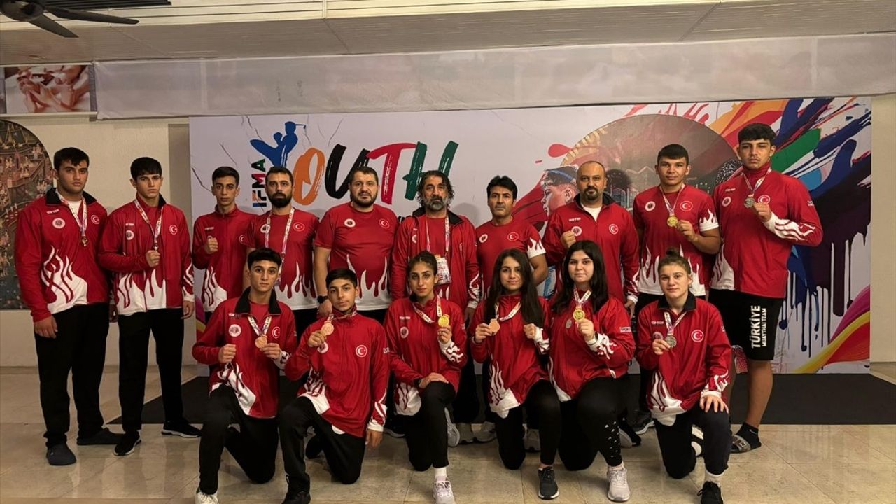 Türkiye Genç Muaythai Takımı, Dünya Şampiyonası'nda 12 Madalya Kazandı