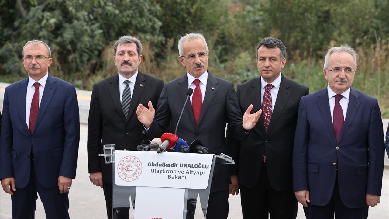 Ulaştırma ve Altyapı Bakanı Uraloğlu, Samsun'daki Yol Çalışmalarını İnceledi