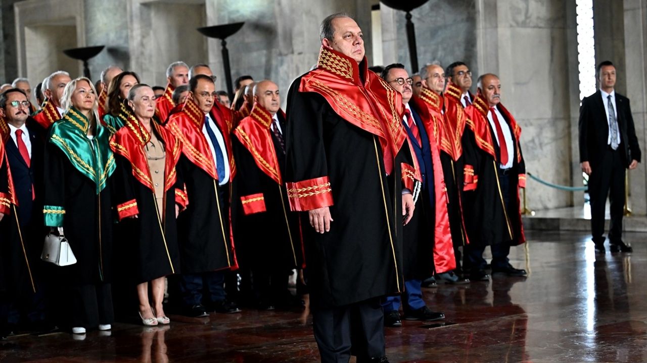 Yargıtay Üyeleri Anıtkabir'i Ziyaret Etti