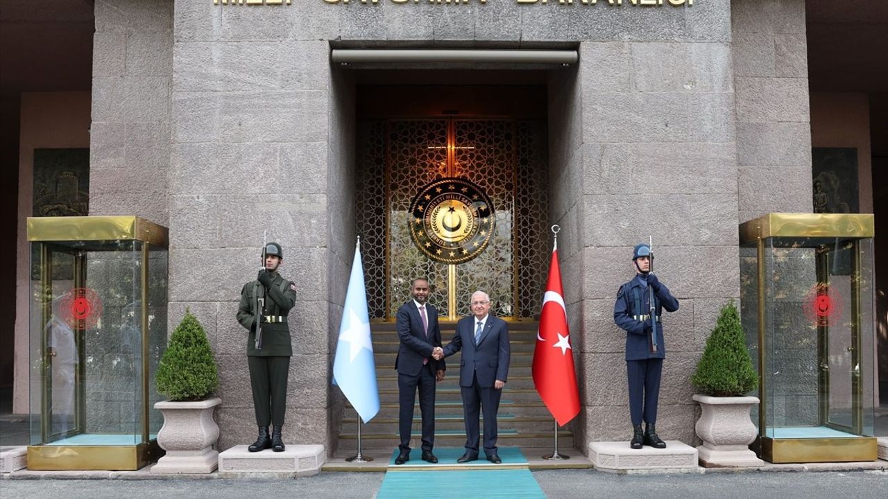 Yaşar Güler, Somali ve Enerji Bakanlarıyla Görüştü