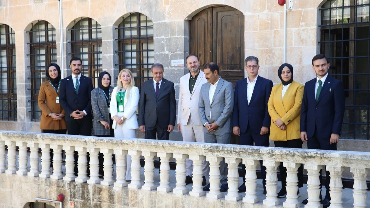 Yeşilay Genel Başkanı Dinç, Şanlıurfa Danışmanlık Merkezi'ni Ziyaret Etti