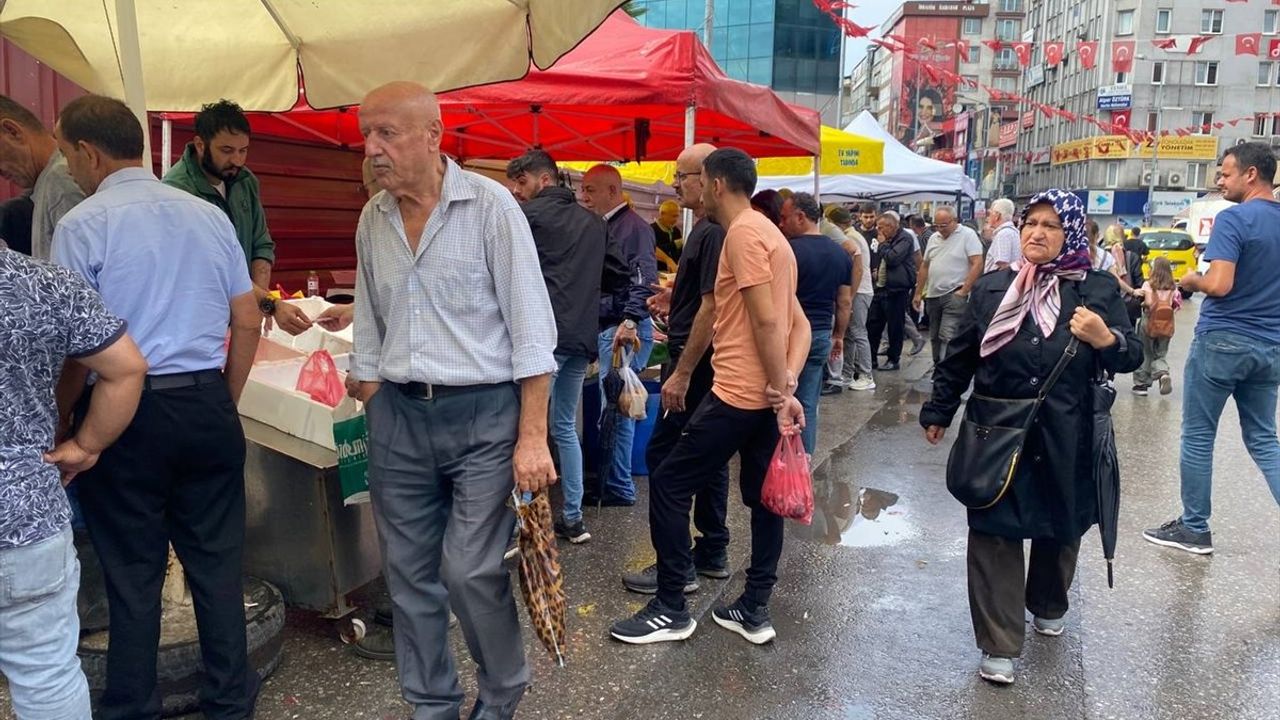 Zonguldak'ta Balık Pazarı Canlandı: Sezonun İlk Ürünleri Tezgahlarda