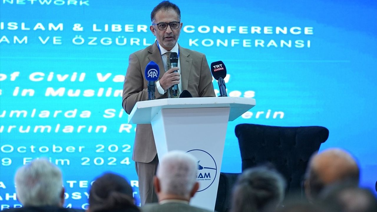 11. Uluslararası İslam ve Özgürlük Konferansı İstanbul'da Başladı