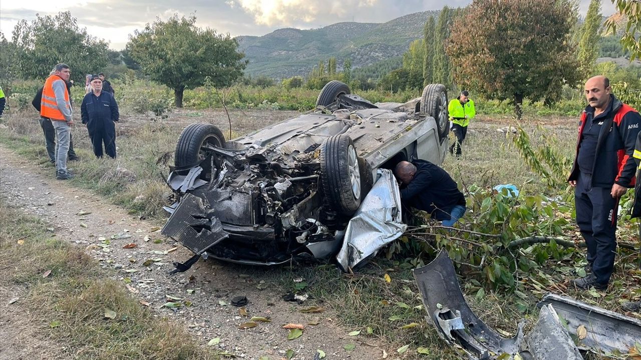 Amasya'da Otomobil Devrildi: 1 Ölü, 2 Yaralı