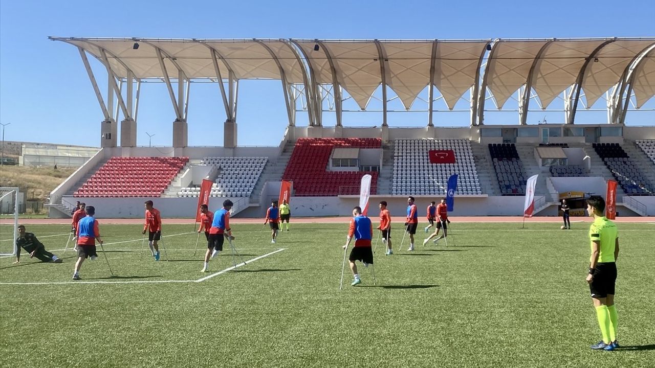 Ampute Milli Futbol Takımı Kırşehir'de Heyecan Verici Bir Gösteri Maçı Düzenledi