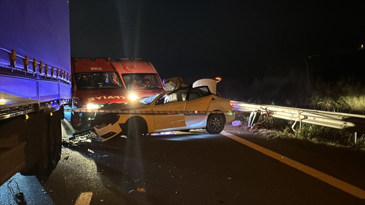 Anadolu Otoyolu'nda Feci Kaza: 2 Kişi Hayatını Kaybetti