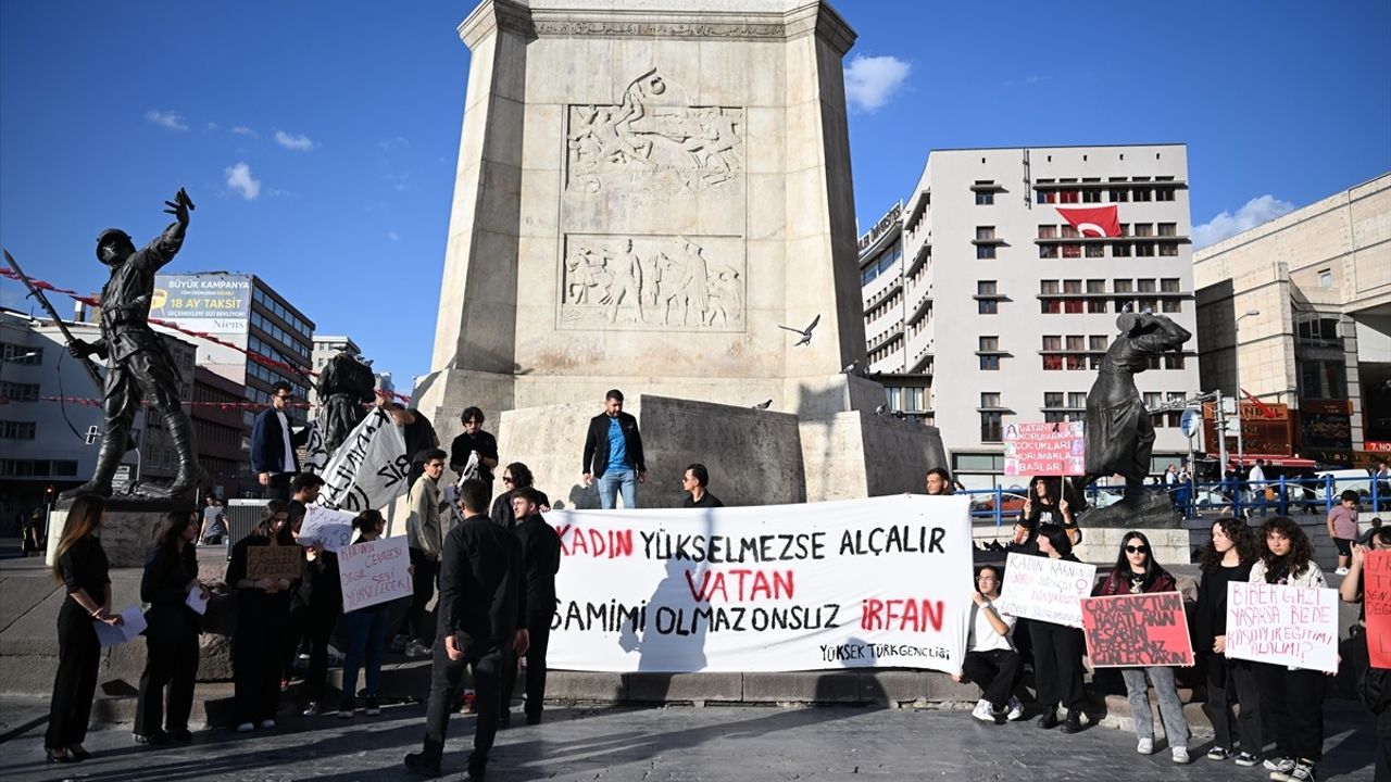 Ankara'da Üniversite Öğrencilerinden Kadın Cinayetlerine Sert Protesto