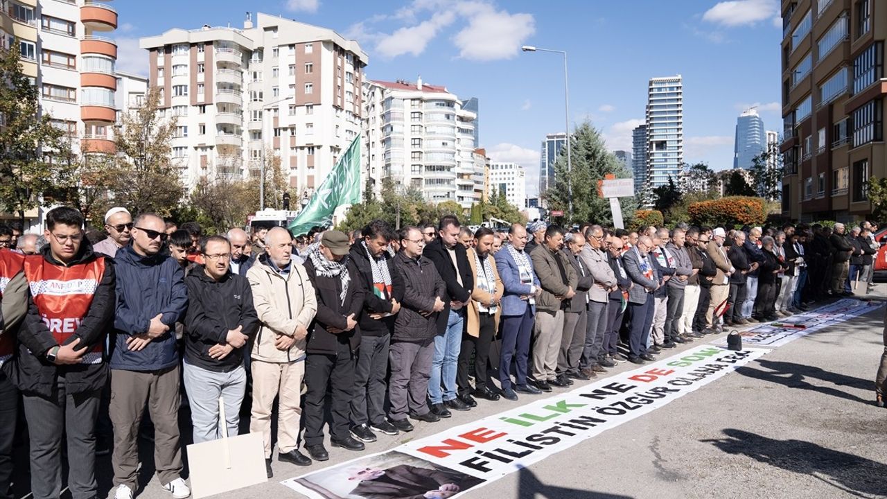 Ankara'da Yahya Sinvar İçin Gıyabi Cenaze Namazı