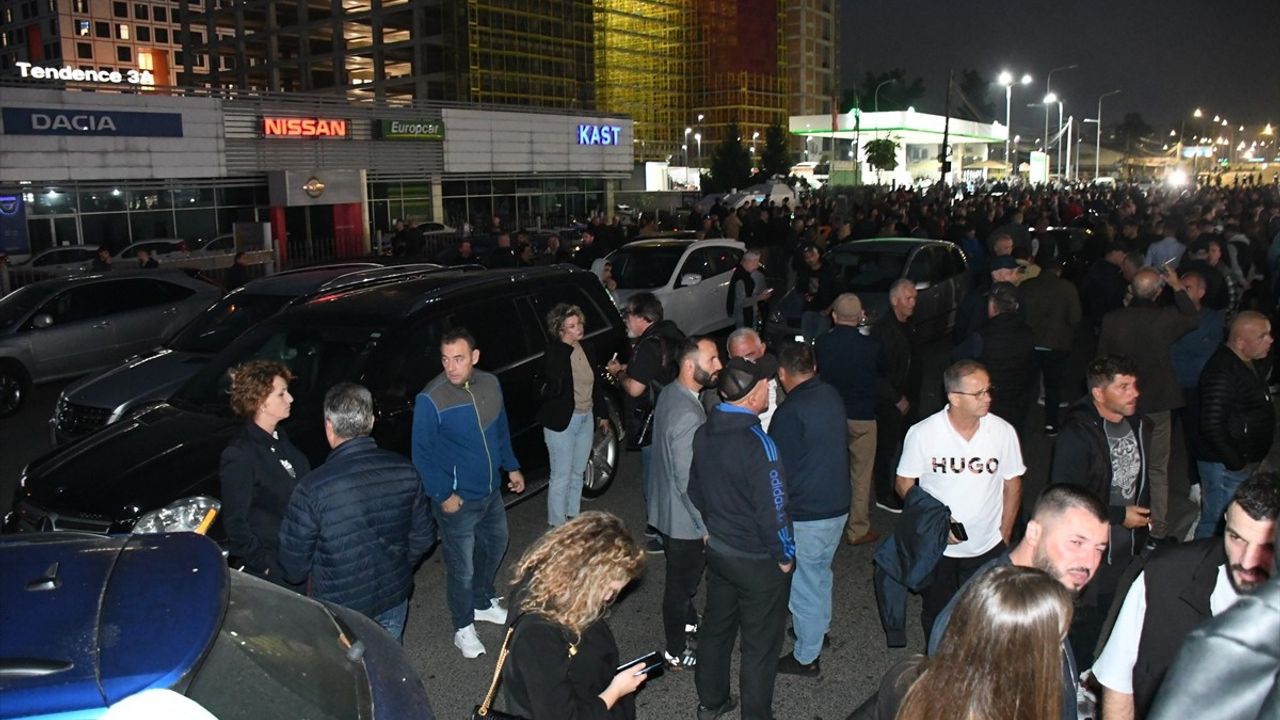 Arnavutluk'ta Hükümet Karşıtı Protestolar Yükseliyor