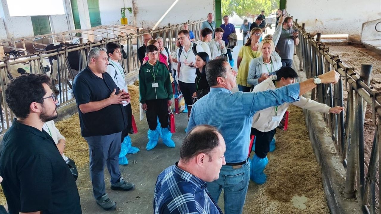 Avrupa'dan Akademisyenler ve Öğrenciler Bursa'da Sürdürülebilir Hayvancılığı İnceledi