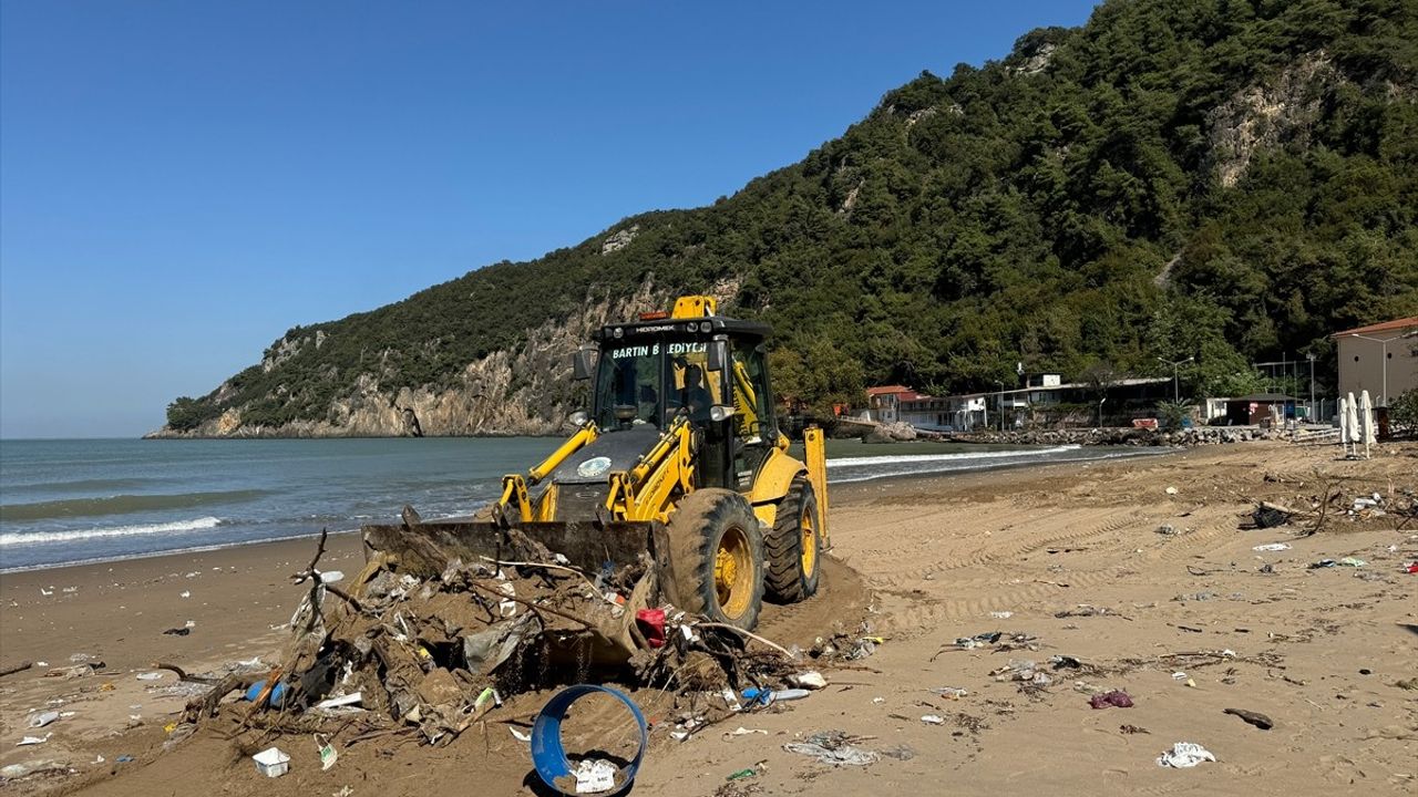 Bartın İnkumu Sahilinde Temizlik Çalışmaları Başlatıldı