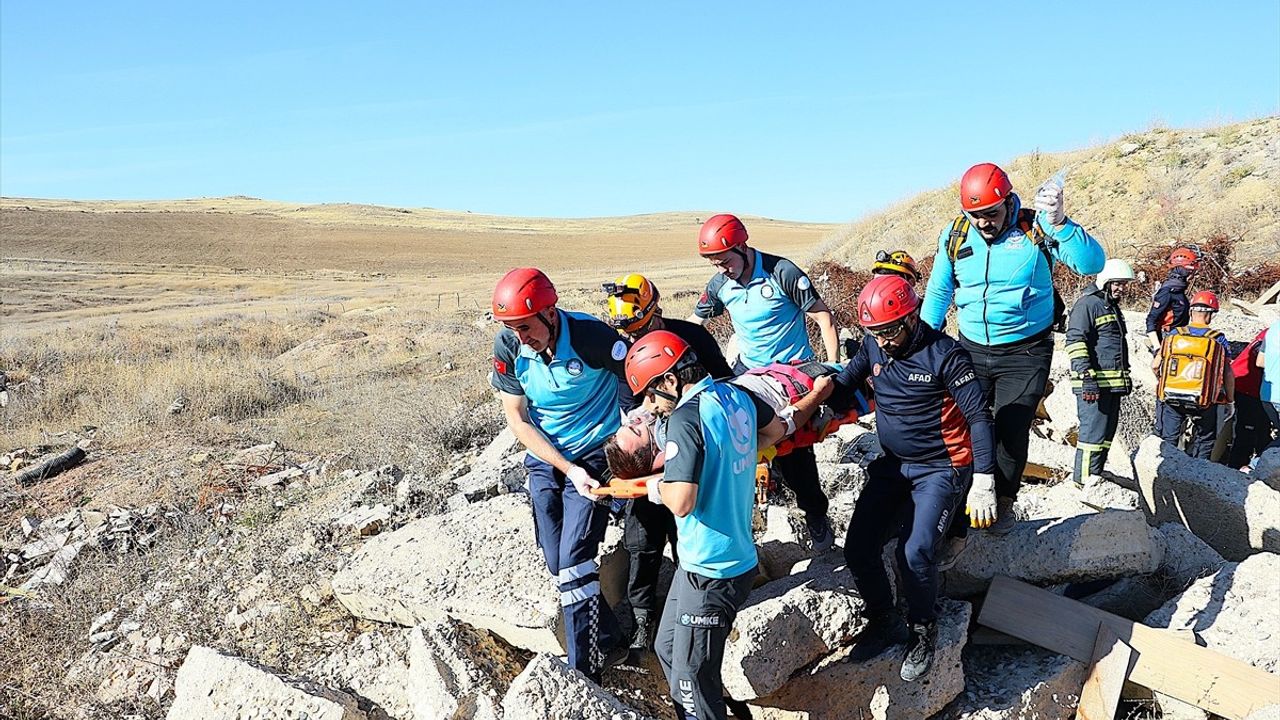 Bayburt'ta 5.8 Büyüklüğünde Deprem Tatbikatı Gerçekleştirildi