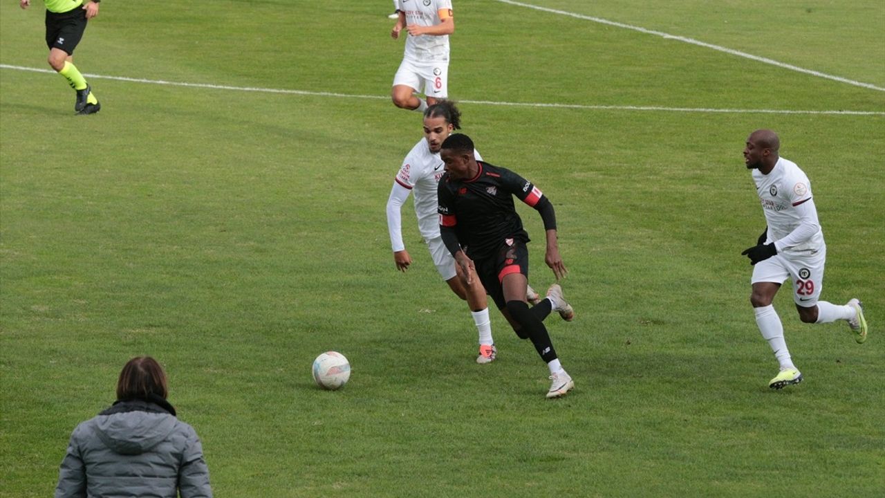 Boluspor, Ahlatcı Çorum FK'yı 2-0 Geçti