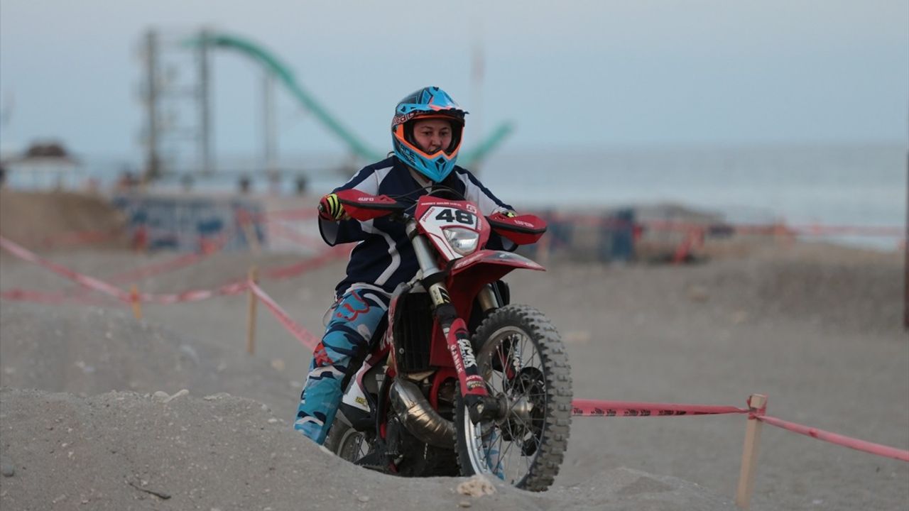 Burcu Özatamer, 2025 Dünya Enduro Şampiyonası'nda İlk Üç Hedefliyor