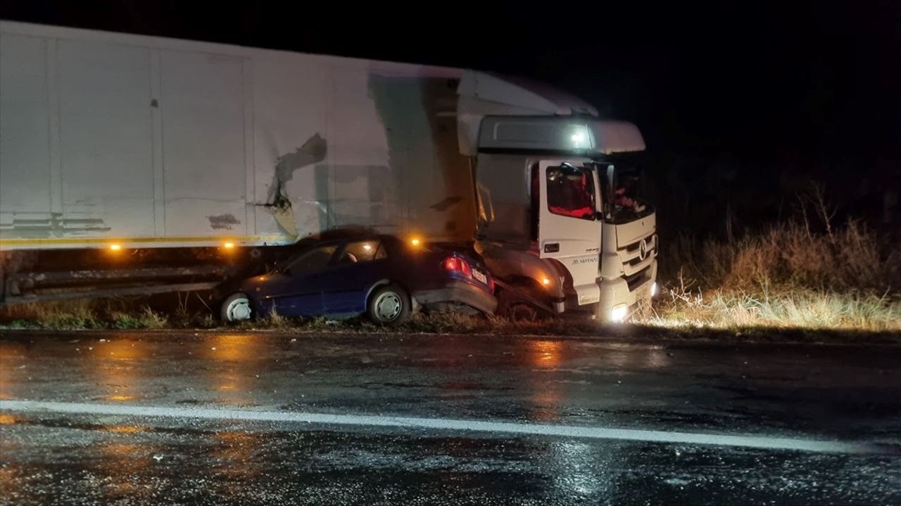 Çorum'da Trafik Kazası: 5 Yaralı