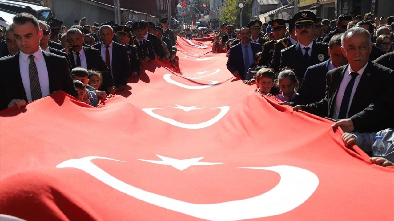 Çukurca'da Cumhuriyet Bayramı Coşkuyla Kutlandı