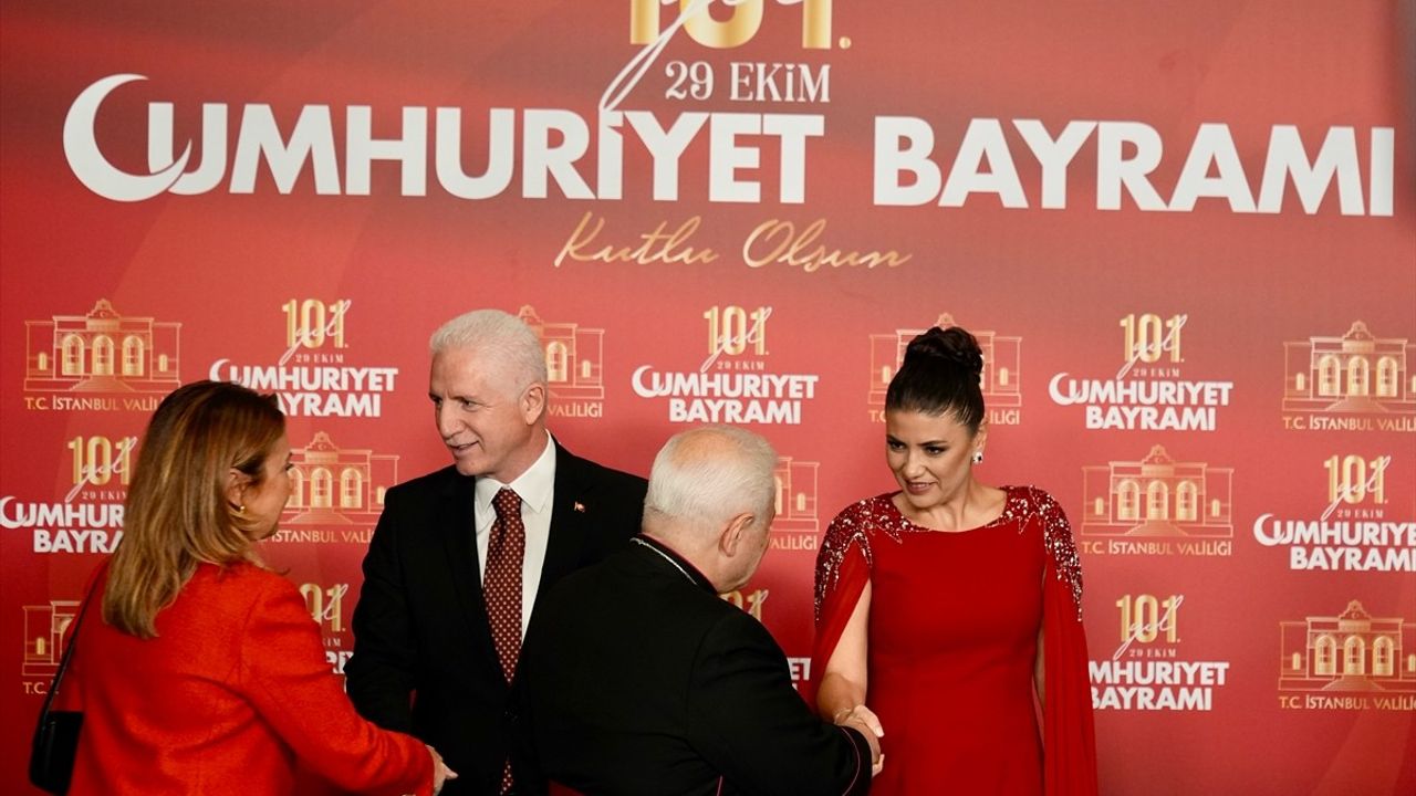Cumhuriyet'in 101. Yılına Özel Kabul Töreni İstanbul'da Gerçekleşti