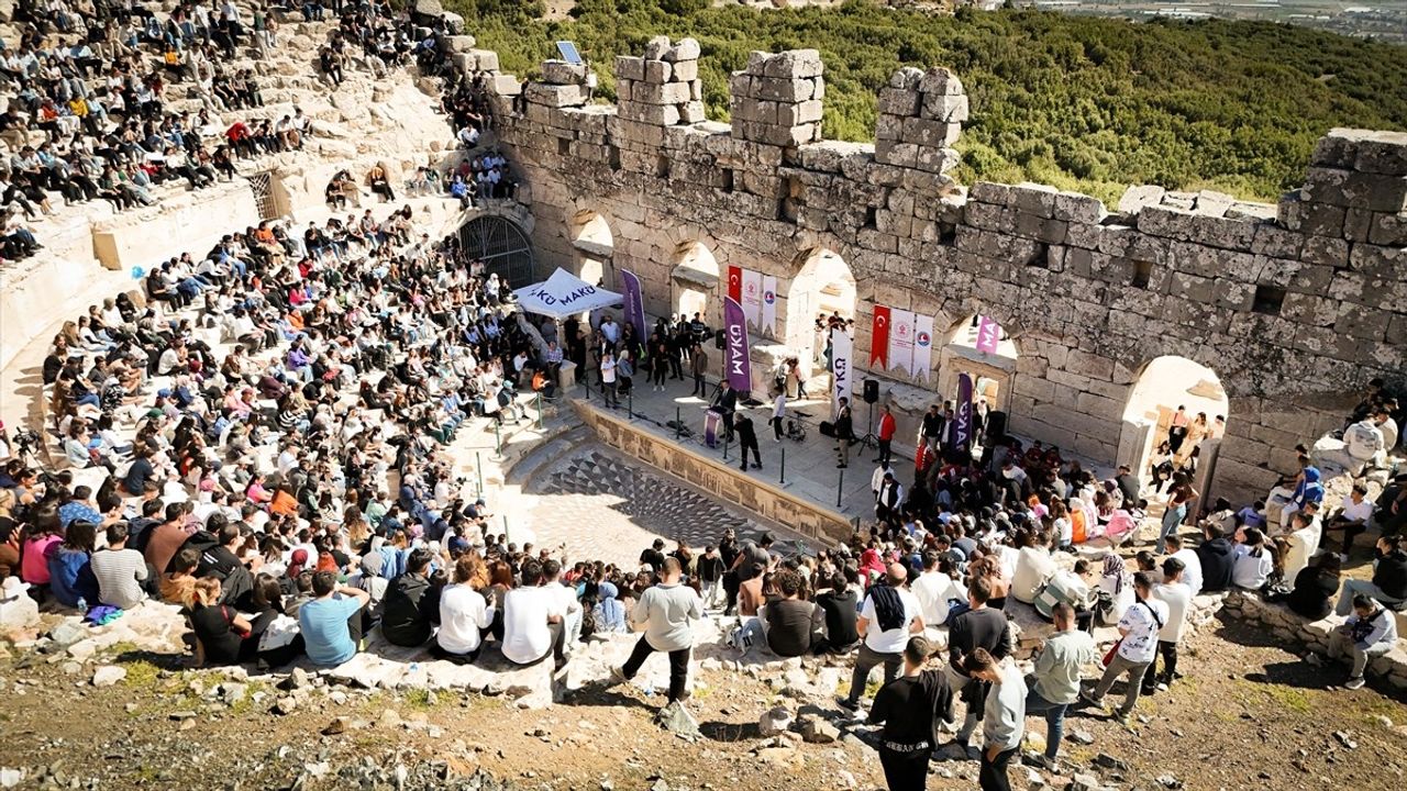 DEİK Başkanı Nail Olpak, Kibyra Antik Kenti'nde Öğrencilere Ticari Diplomasi Anlattı