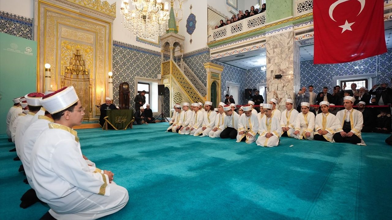 Diyanet İşleri Başkanı Ali Erbaş'tan Hafızlara İcazet Töreni