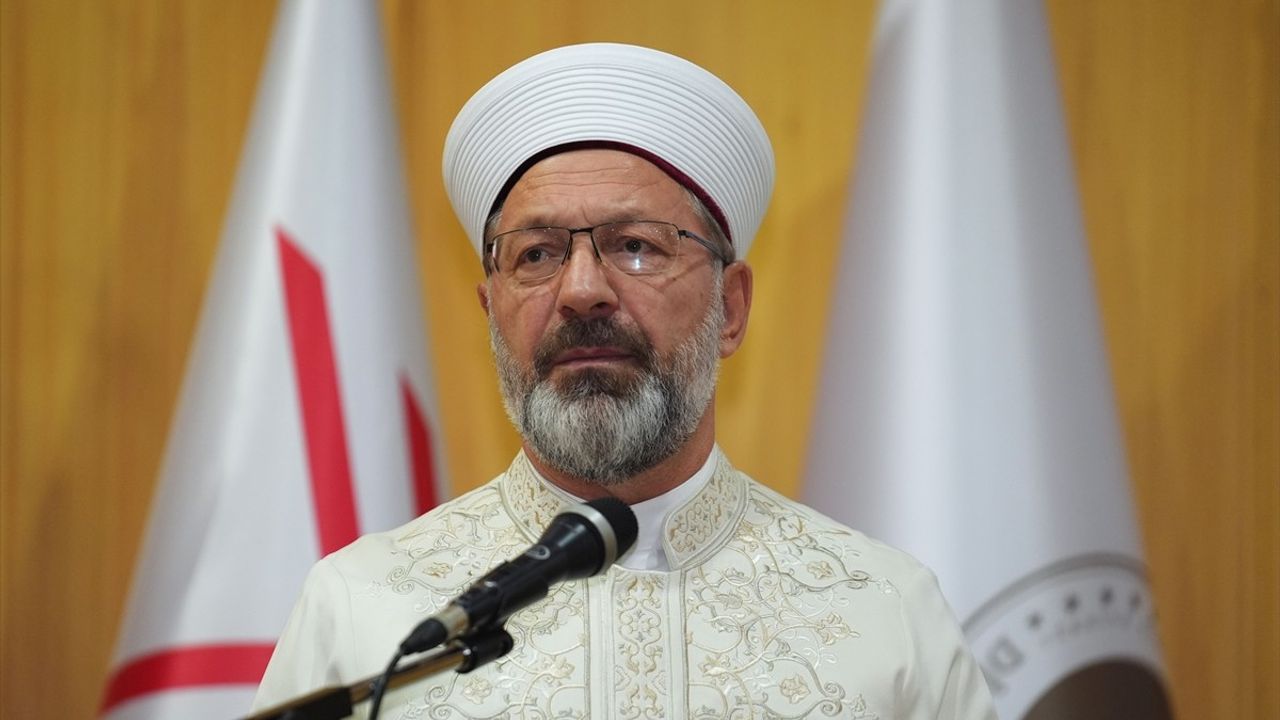 Diyanet İşleri Başkanı Erbaş'tan İlahiyat Sempozyumu Açıklamaları