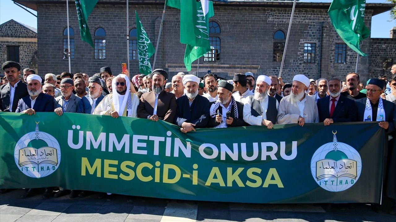 Diyarbakır'da Gazze Saldırılarına Protesto