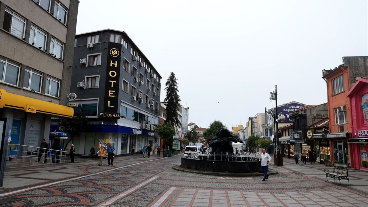 Edirne'de Saraçlar Caddesi'nde Sokak Sağlıklaştırma Projesi Devam Ediyor