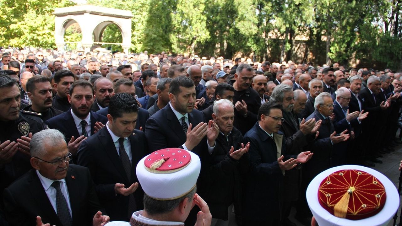 Eski Bakan Sabahattin Çakmakoğlu İçin İncesu'da Son Yolculuk