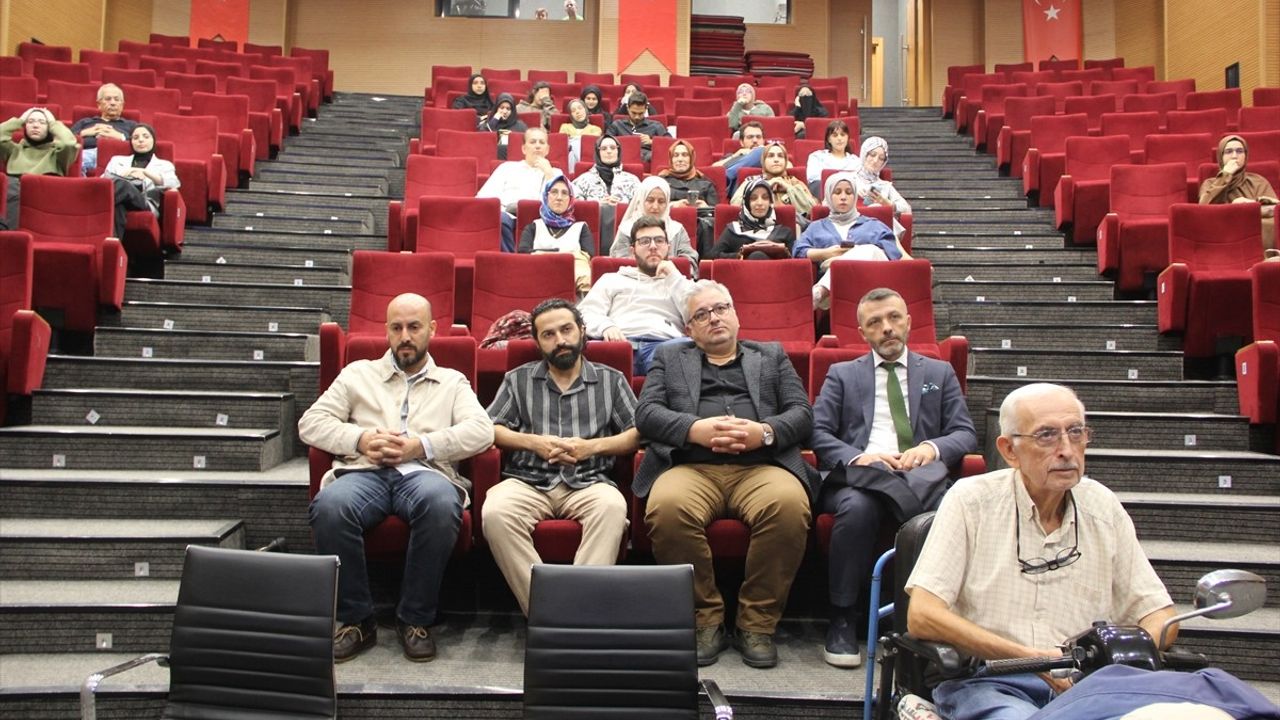 Filistinli Yönetmen Nawras Abu Saleh'in 'Büyük Gelen Palto' Filmi Sakarya'da Gösterildi