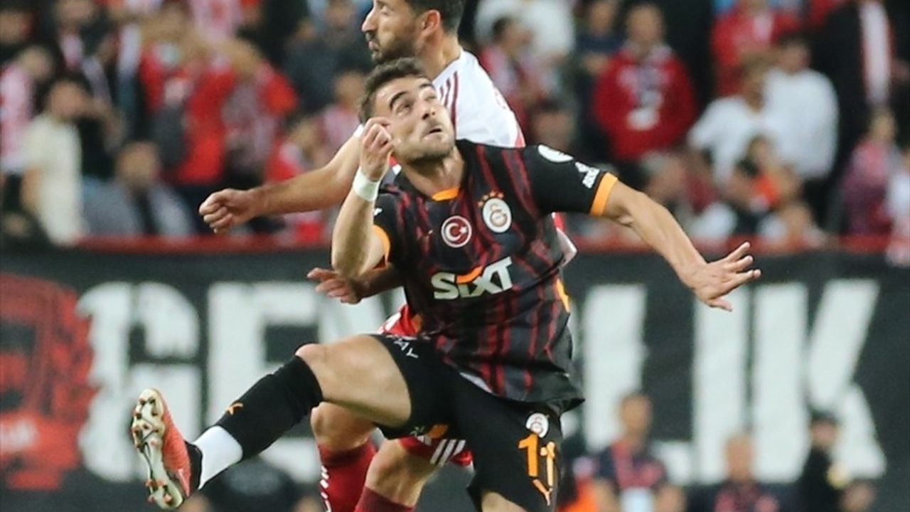 Galatasaray, Antalyaspor'u 3-0 Geçti