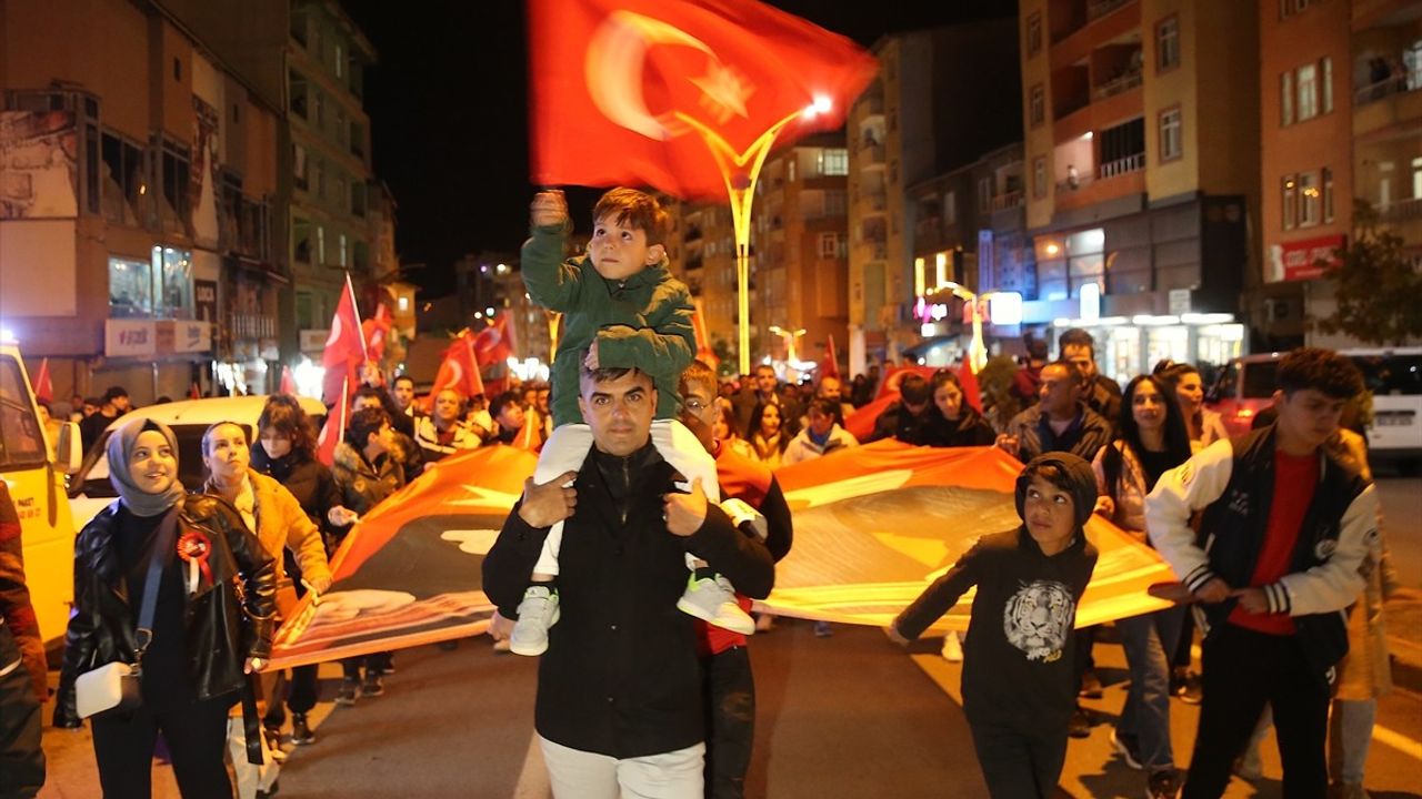 Hakkari'de Cumhuriyet Bayramı Coşkusu