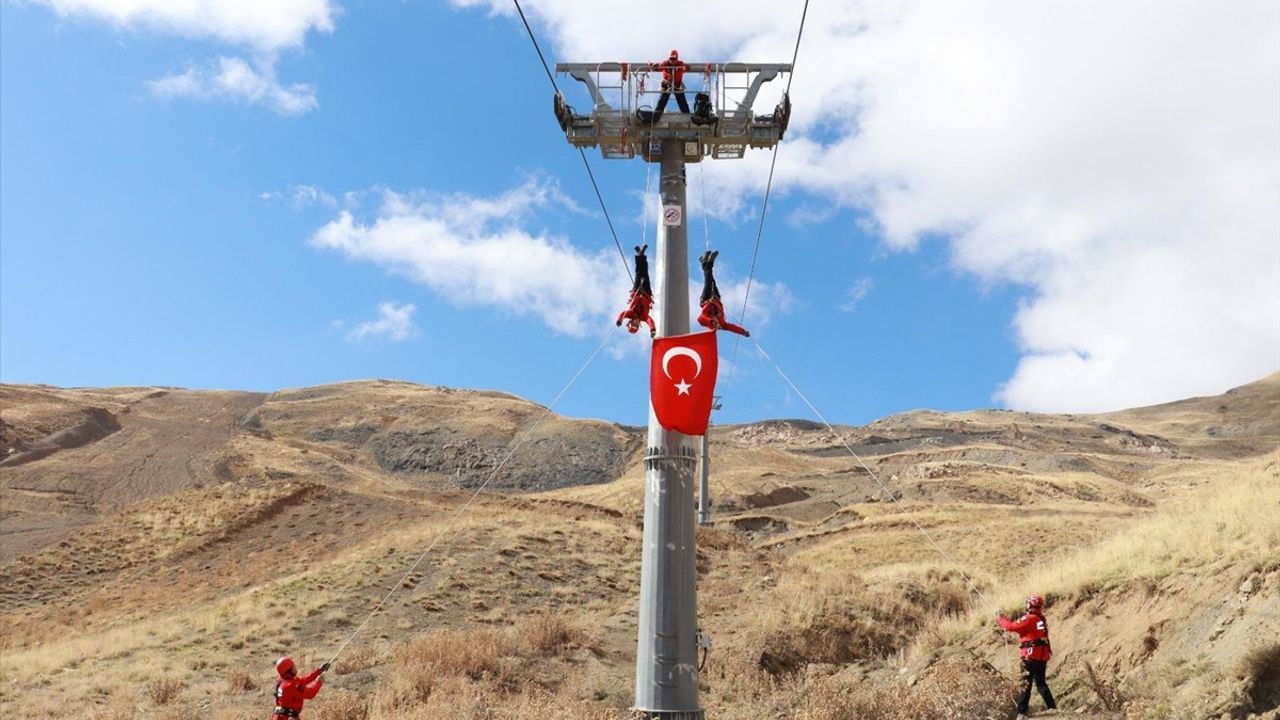 Hakkari'de JAK Timi Sezon Öncesi Tatbikat Gerçekleştirdi