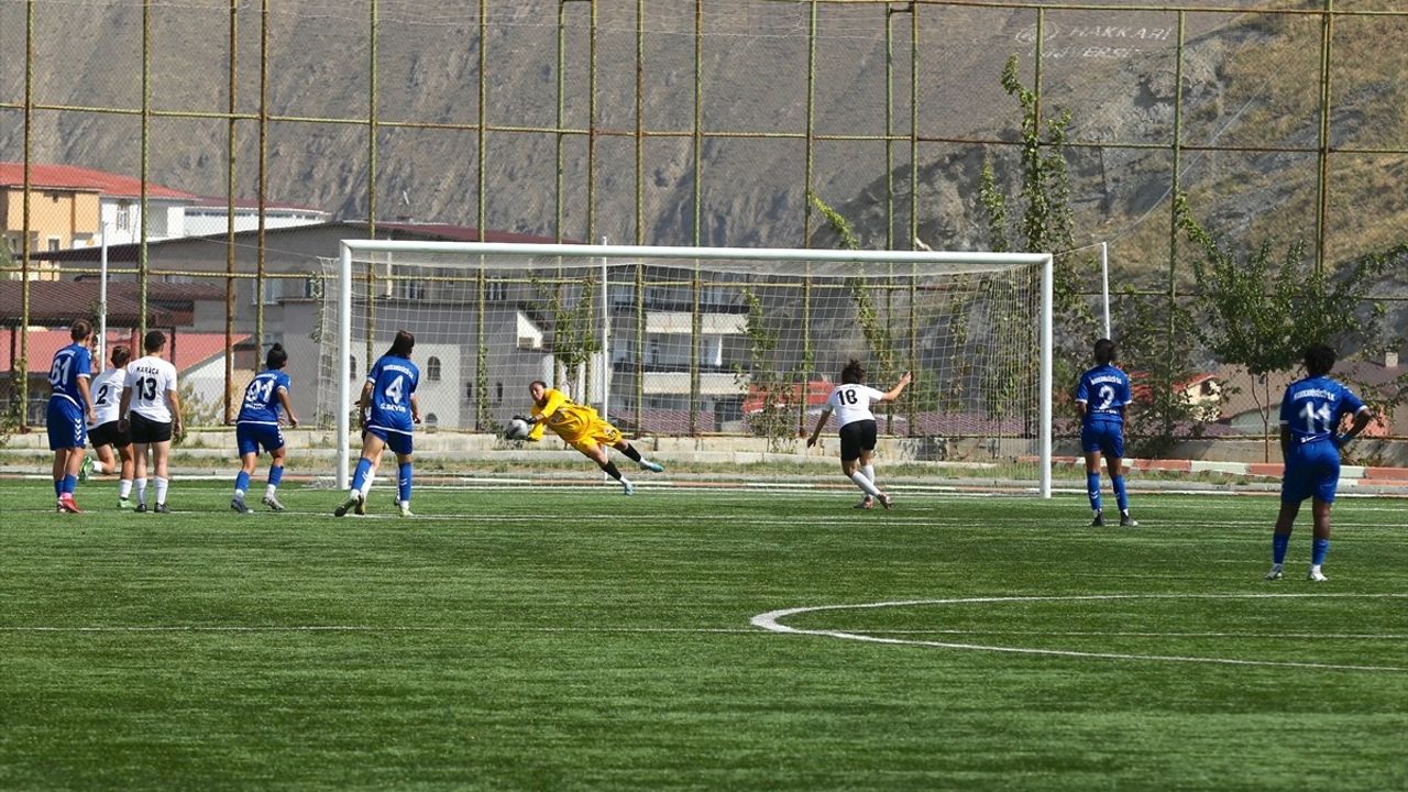 Hakkarigücü, Çekmeköy Bilgidoğa'yı 2-0 Yenerek Öne Geçti