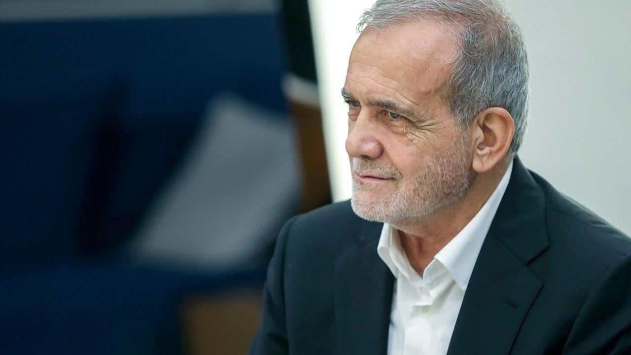 İran ve Suudi Arabistan Liderleri Katar'da İslam Birliği Üzerine Görüşme Gerçekleştirdi