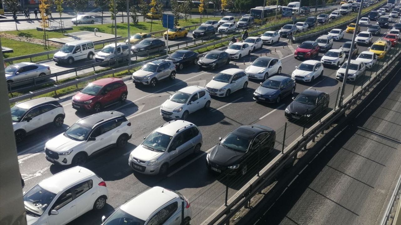 İstanbul Trafik Yoğunluğu Yüzde 71'e Ulaştı