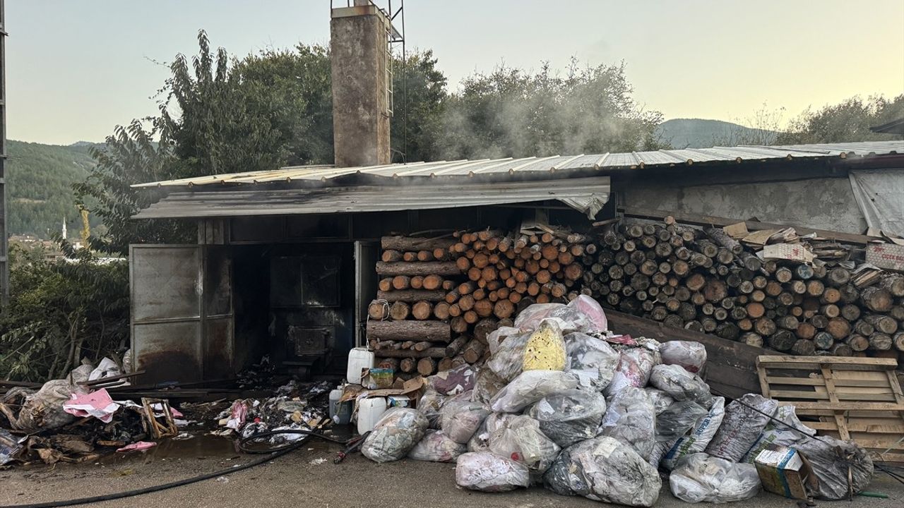 Karabük'te Bir Restoranda Yangın Çıktı