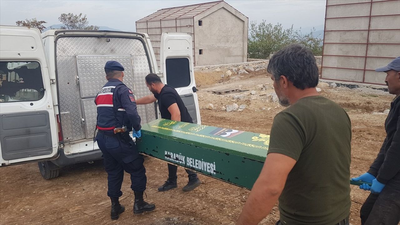 Karabük'te İnşaat İşçisi Banyoda Hayatını Kaybetti