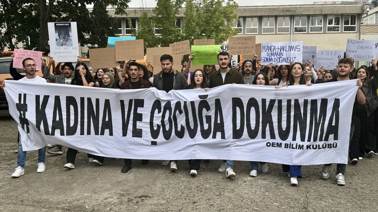 Karadeniz Teknik Üniversitesi'nde Kadına Yönelik Şiddetle Mücadele Yürüyüşü