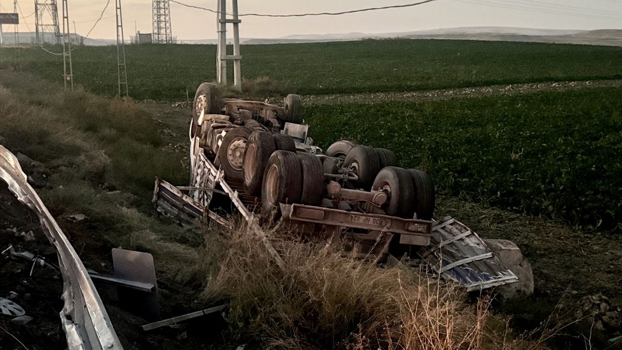 Kayseri'de Trafik Kazası: Bir Öğretmen Hayatını Kaybetti