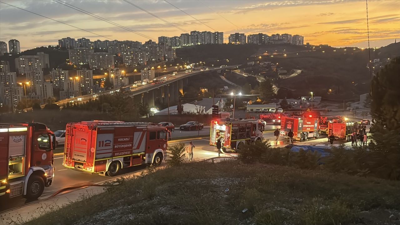 Kocaeli'deki Pansiyon Yangını Kontrol Altına Alındı