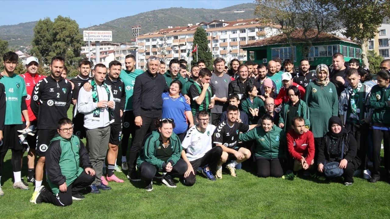 Kocaelispor'dan Özel Gereksinimli Çocuklara Moral Desteği