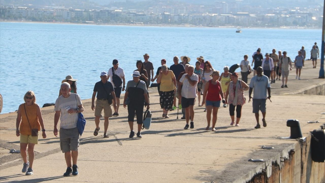 Marella Discovery Kruvaziyeri Alanya Limanı'nda