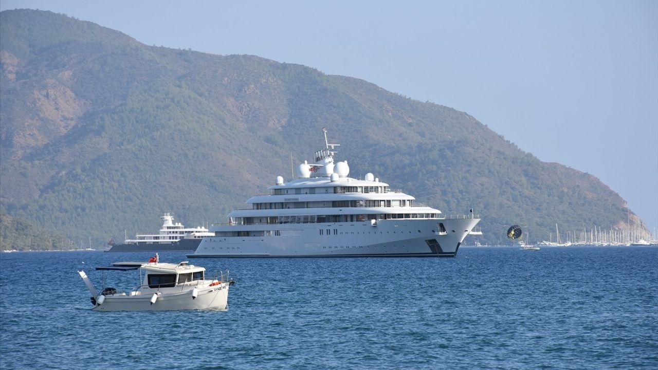 Marmaris'te 'Golden Odyssey' Yatı Demirledi