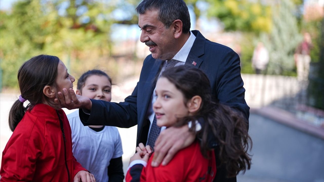 Milli Eğitim Bakanı Tekin, Öğretmenlerle Eğitim Sürecini Görüştü