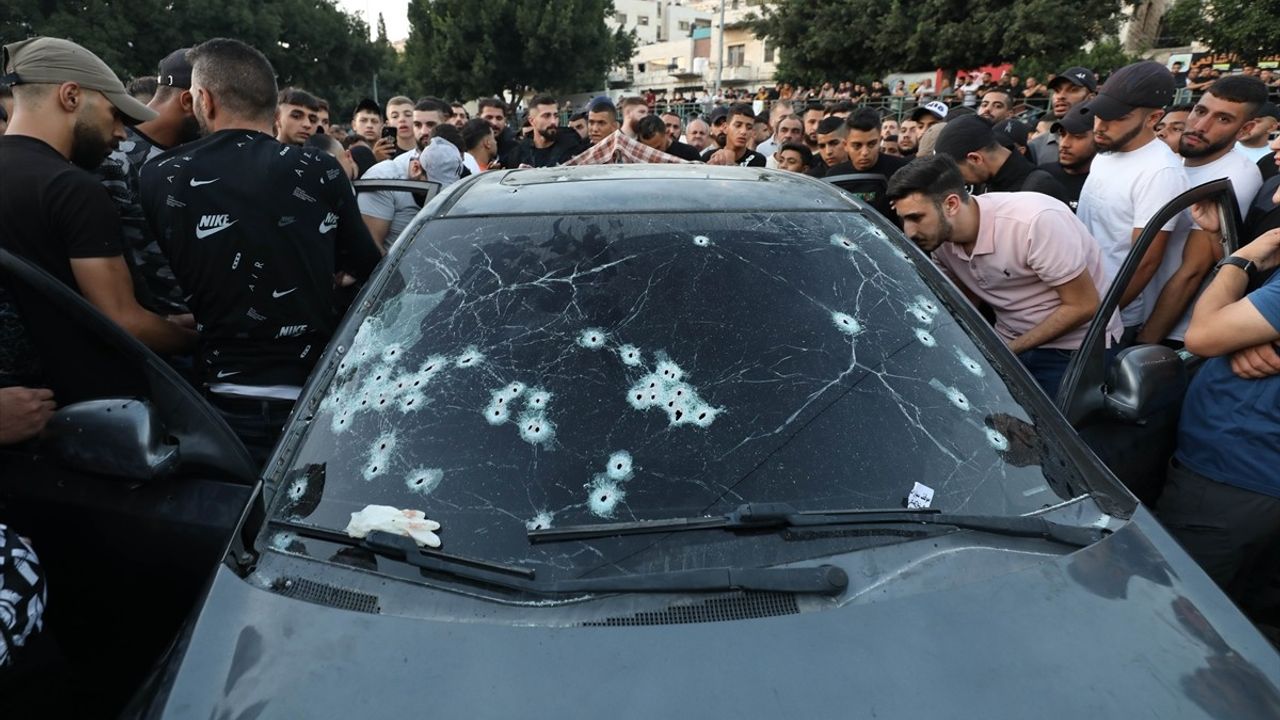 Nablus'ta İsrail Askerlerinin Ateşiyle 4 Filistinli Öldürüldü