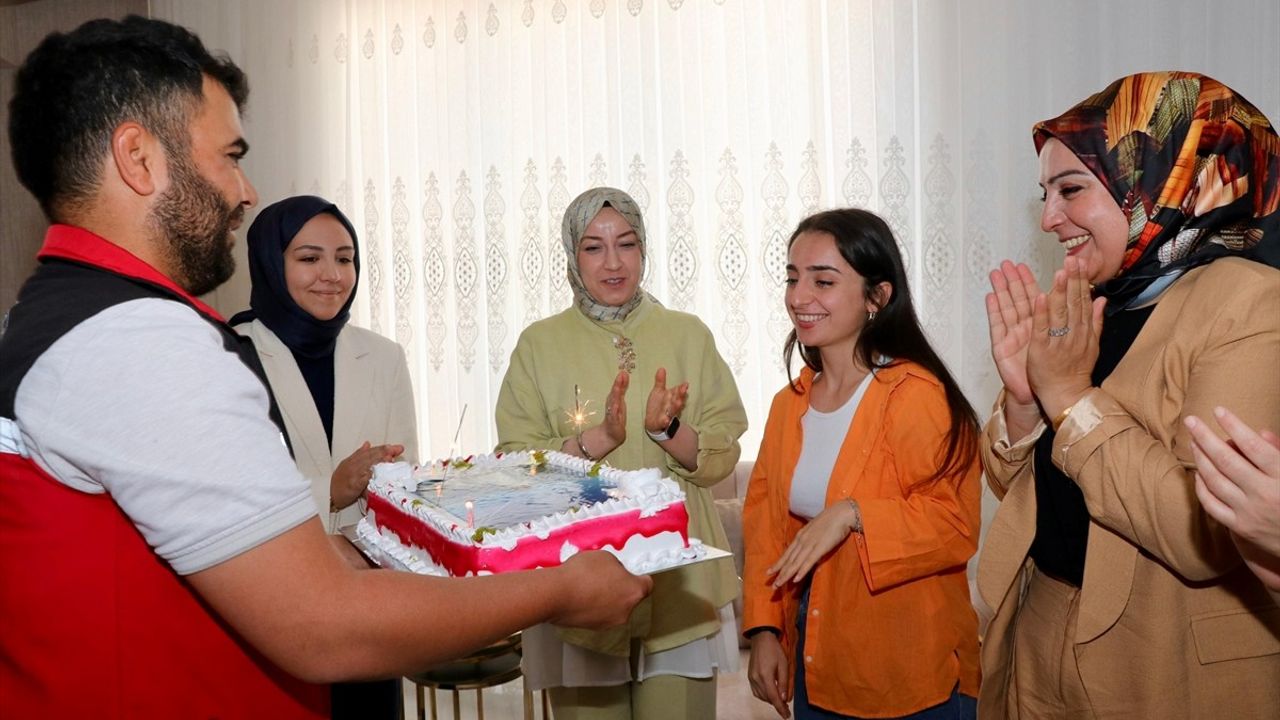 Nurten Kızılkaya'dan Şehit Kızına Sıcak Doğum Günü Kutlaması