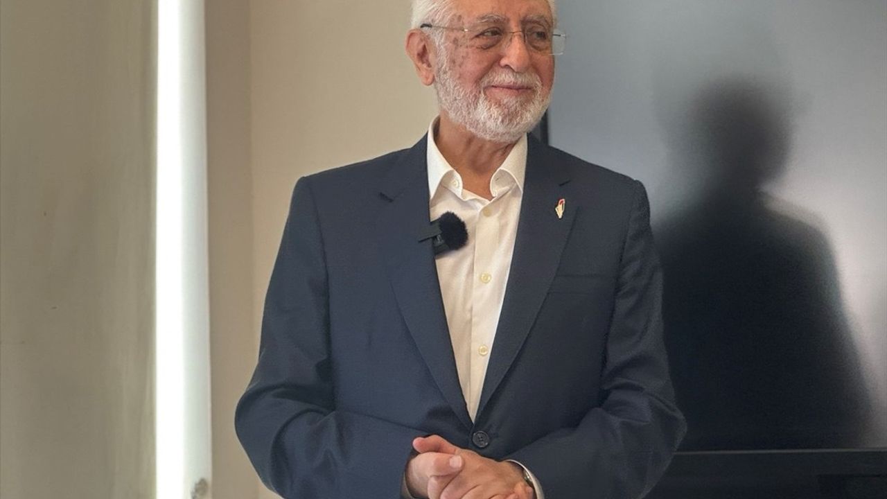 Prof. Dr. Ahmet Ağırakça'nın Yeni Kitabı "Rasulullah'ın Gölgesinde" Okurlarla Buluştu